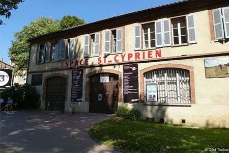 façade de l’espace culturel Saint Cyprien à Toulouse